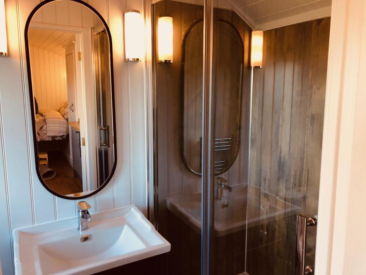 Herringfleet Somerleyton Meadows - The Hideaway Hut & Hot Tub المظهر الخارجي الصورة