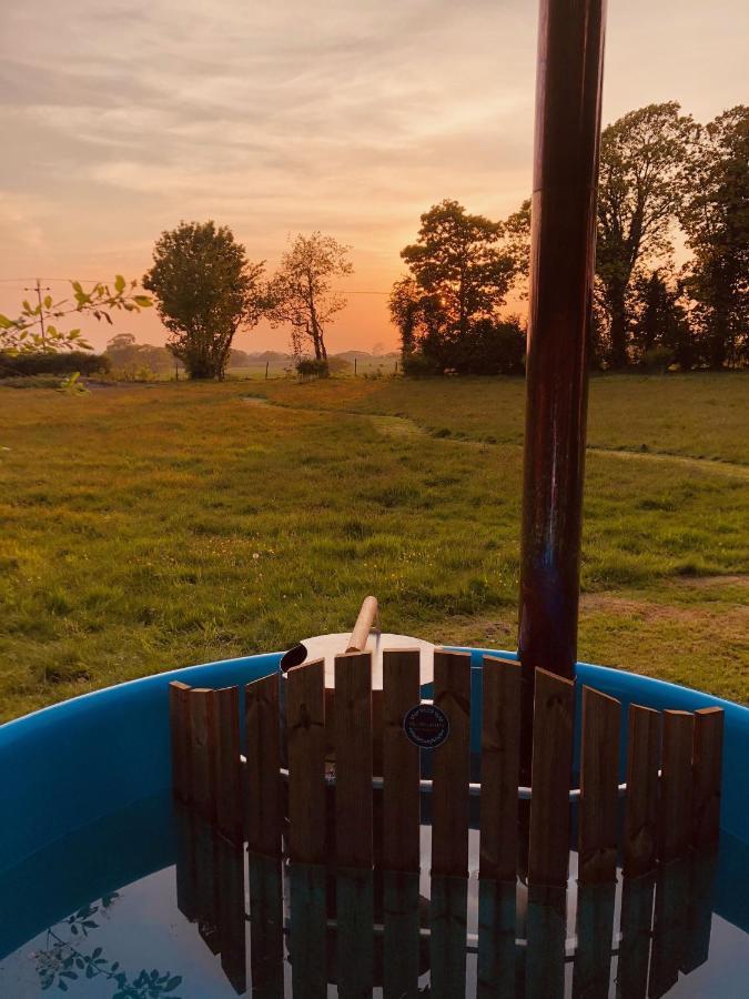 Herringfleet Somerleyton Meadows - The Hideaway Hut & Hot Tub المظهر الخارجي الصورة