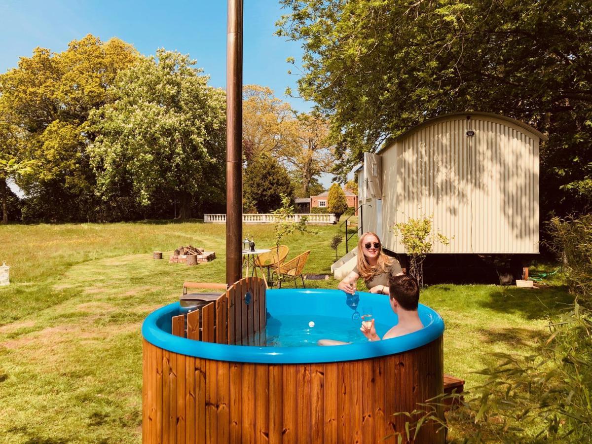 Herringfleet Somerleyton Meadows - The Hideaway Hut & Hot Tub المظهر الخارجي الصورة